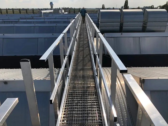 Camminamento Sky-Safe fra le macchine in copertura