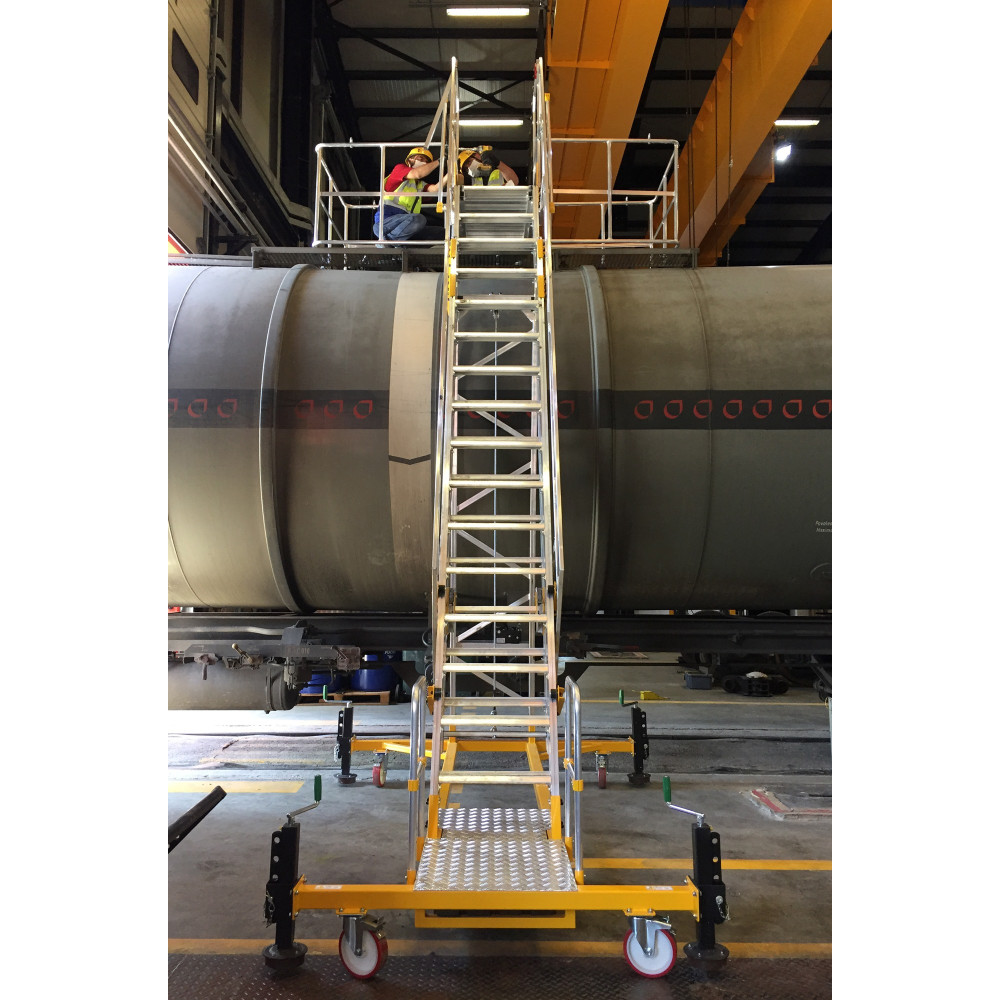 Scala Telescopica per autobotti 3